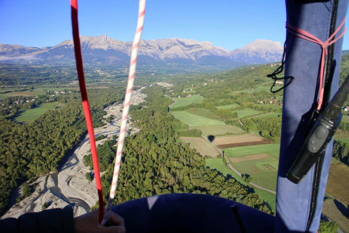 Avec un Vol Privé en Montgolfière vivez la sensation d'être seul au monde dans le décor du Champsaur